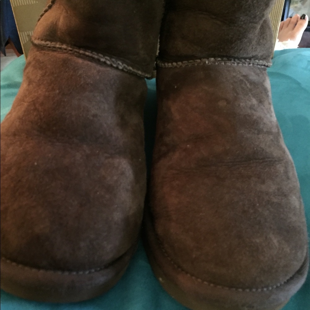 UGG Boots - Picture 4 of 6